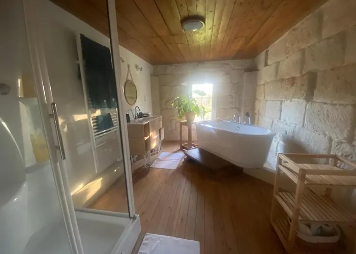 La Belle Verte Oda ve Kahvaltı Laruscade