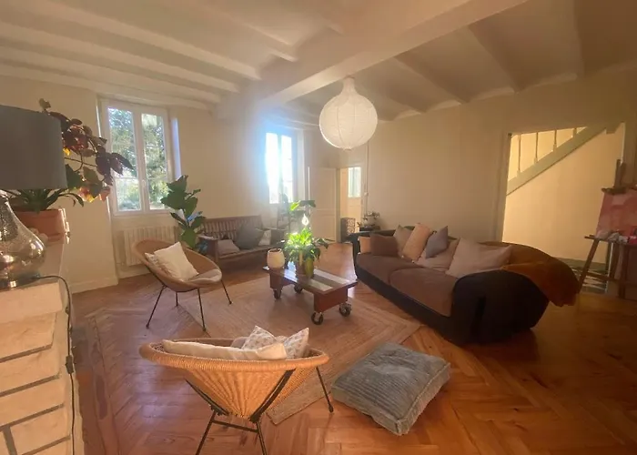 Oda ve Kahvaltı La Belle Verte Laruscade